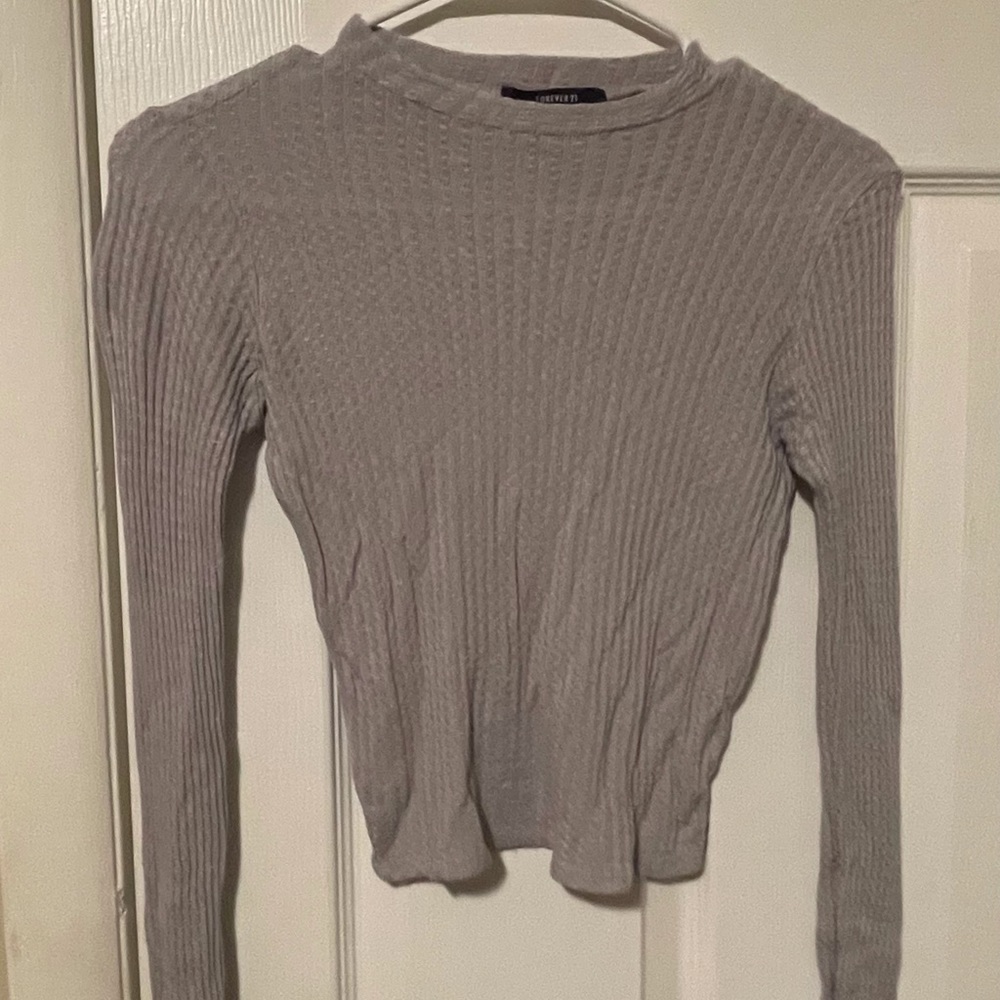 Forever 21 Small Gray Crop Shirt